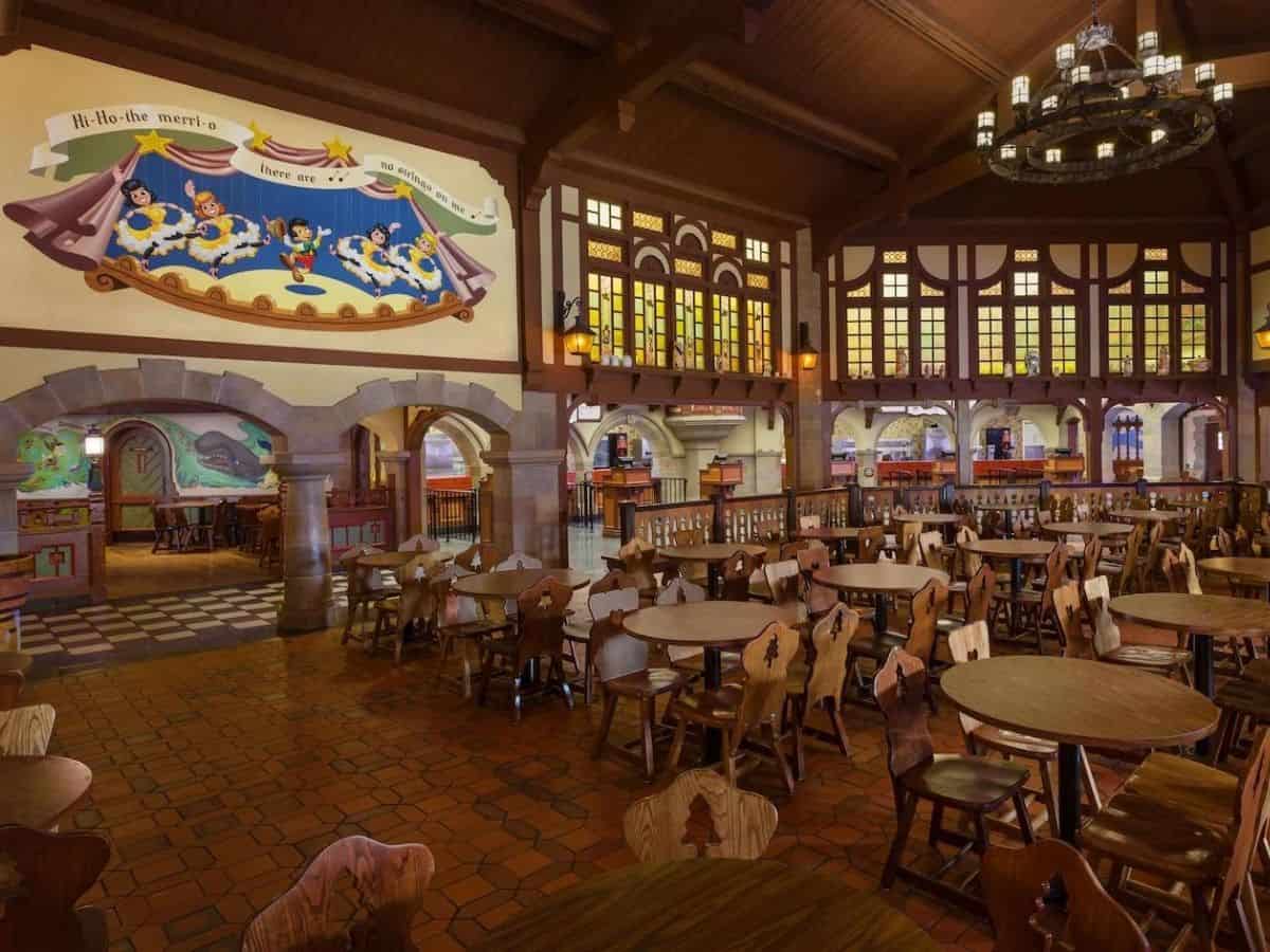 pinocchio village haus dining room