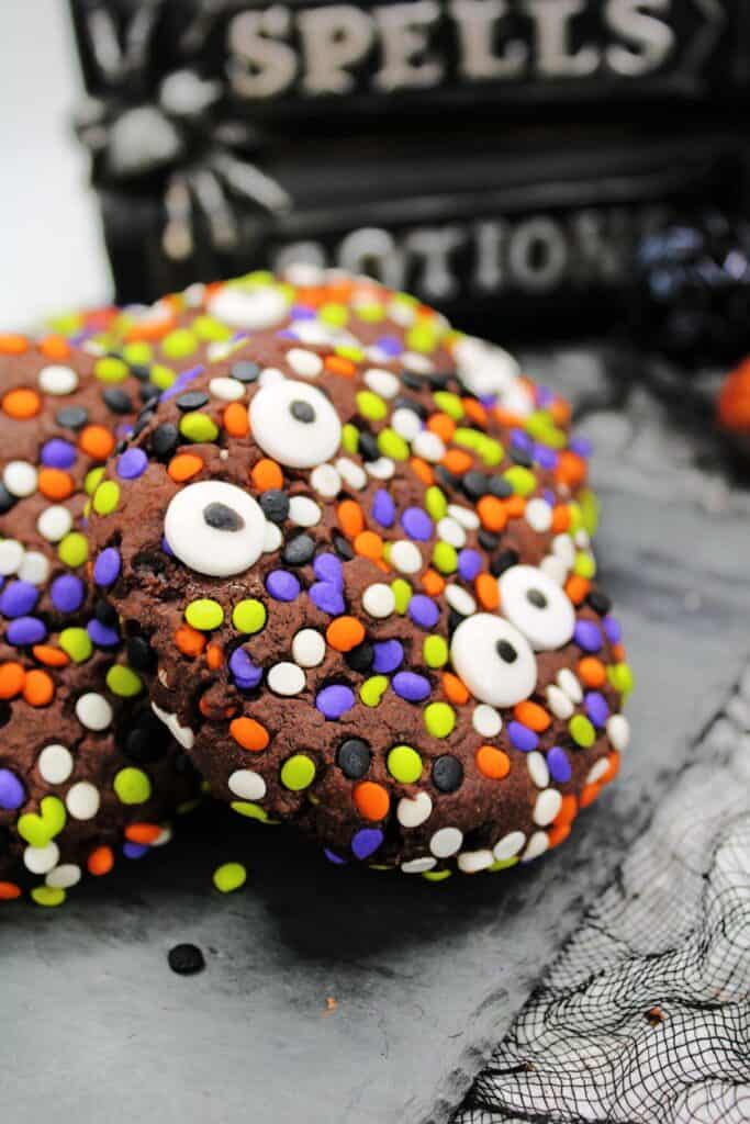 halloween baking for kids cookies with googley eyes