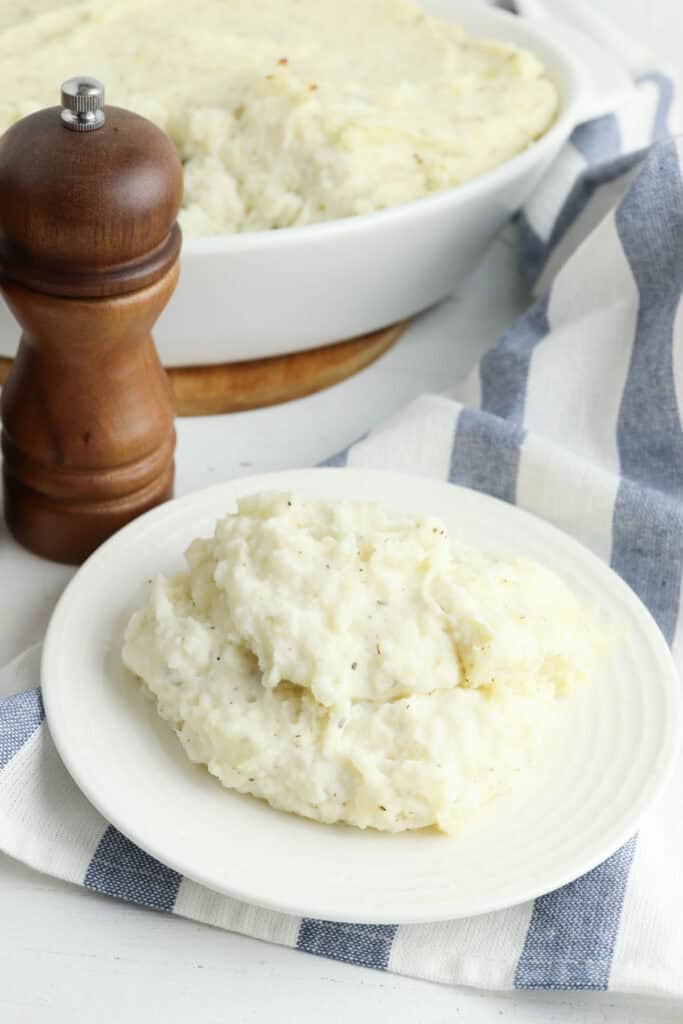 Restaurant copycat from Chef Mickey's mashed potatoes