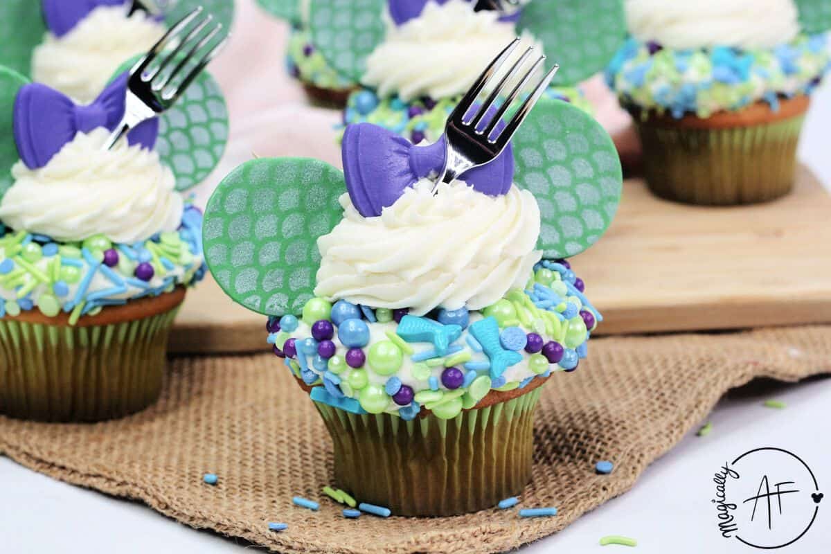 little mermaid cupcakes with ariel cupcake toppers
